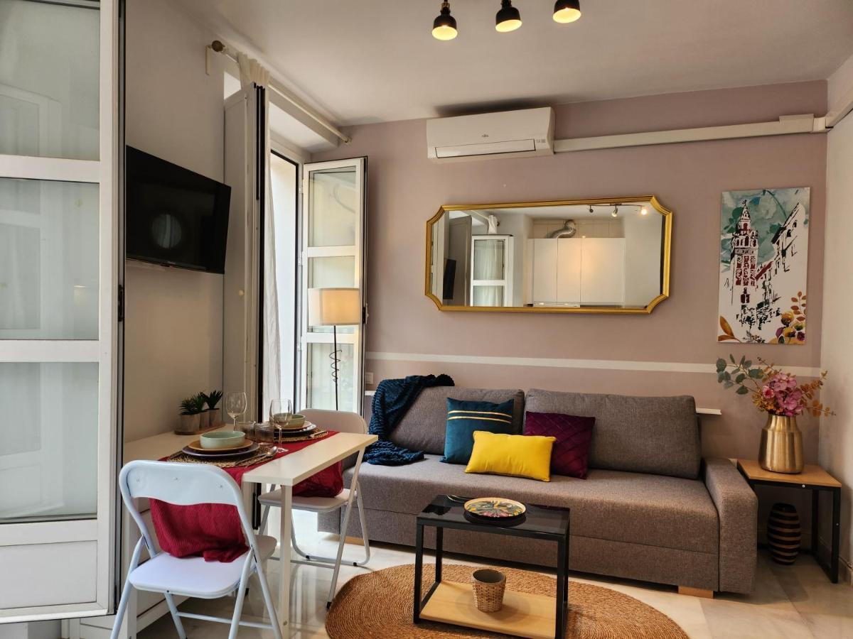 Lovely Center Apartments Seville - Balcony Lux Sol Apartment