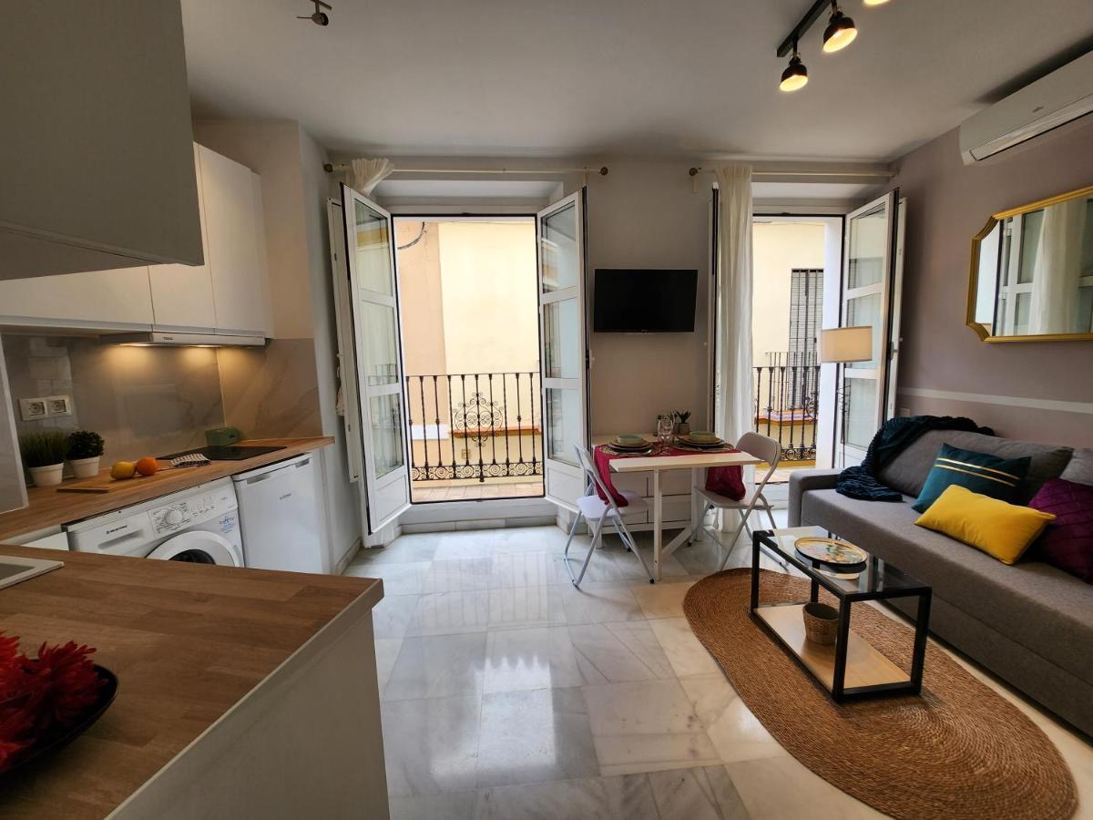 Lovely Center Apartments Seville - Balcony Lux Sol * Sevilla