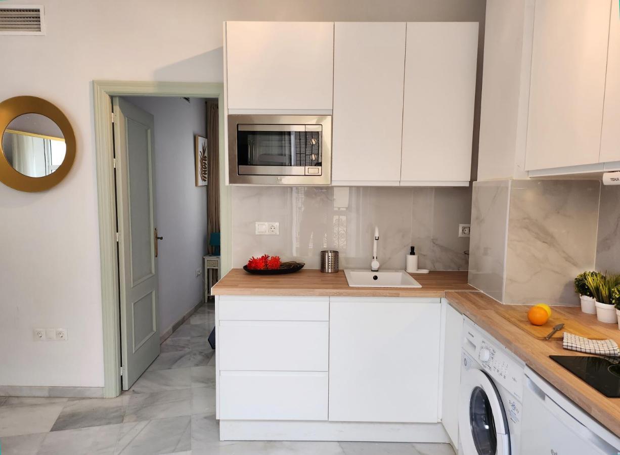 Lovely Center Apartments Seville - Balcony Lux Sol Apartment *