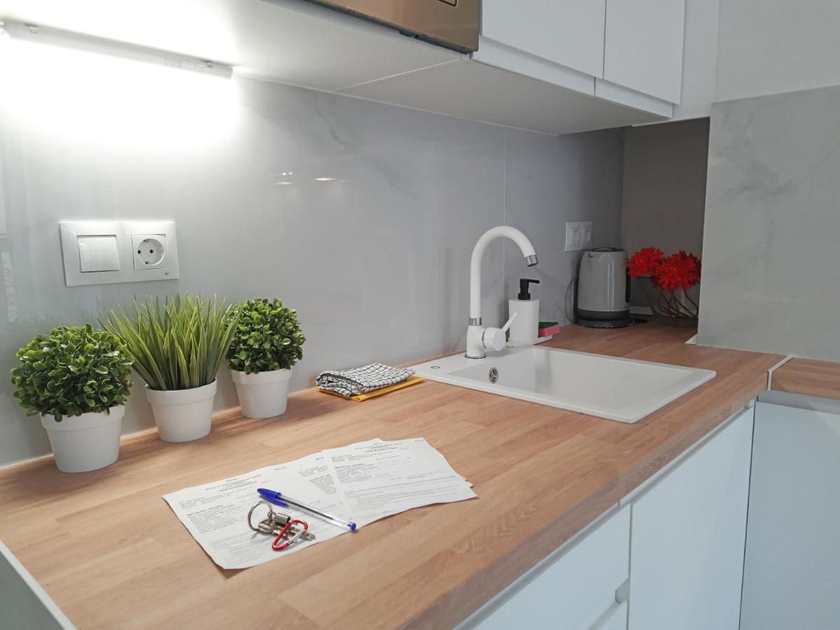 Lovely Center Apartments Seville - Balcony Lux Sol Apartment Sevilla